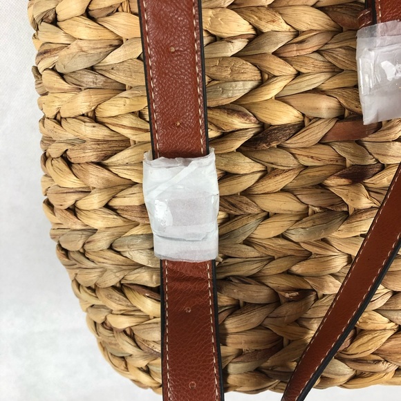 New Braided Straw Backpack/ Shoulder Bag - Picture 4 of 6
